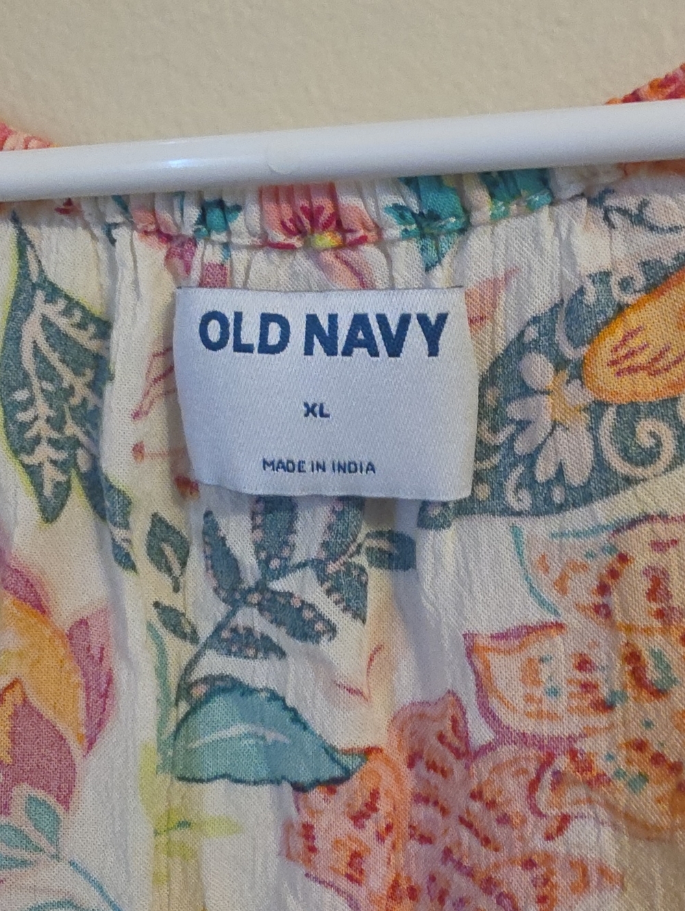 Old Navy Floral V Neck Balloon Sleeve Blouse. In EUC - Picture 3 of 7